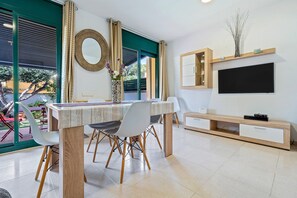Dining - Holiday Home 'Casa Xabi' with Shared Pool, Wi-Fi and Air Conditioning (Miami Playa)