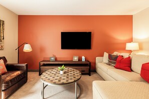 Smart TV, fireplace