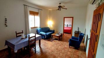 Fernseher, Tischtennisplatte