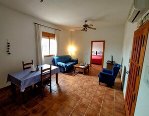 TV, ping pong - Apartment 'Apartamento Mora' with Mountain View, Wi-Fi and Air Conditioning (Velez - Rubio)