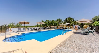 Apartment 'Apartamento Mora' with Mountain View, Wi-Fi and Air Conditioning