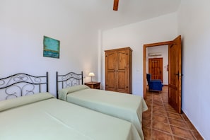 2 bedrooms, free WiFi, bed sheets