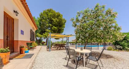 Apartment 'Apartamento Almendro' with Mountain View, Wi-Fi and Air Conditioning