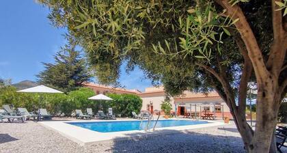 Apartment 'Apartamento Nispero' with Mountain View, Wi-Fi and Air Conditioning