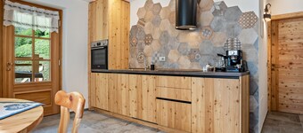 Appartement 'Salto Del Camoscio' met uitzicht op de bergen, privéterras en Wi-Fi