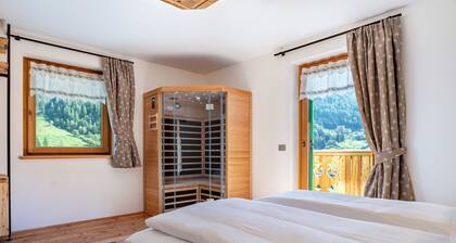 Apartment 'Soffio Del Larice With Private Sauna' with Mountain View
