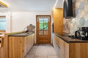 Geladeira, fogão, cooktop, lava-louças