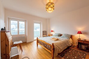 4 Schlafzimmer, Bügeleisen/Bügelbrett, kostenloses WLAN, Bettwäsche