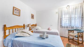 3 多间卧室、免费 WiFi、床单