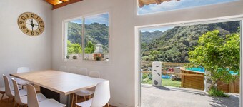 Casa vacanze 'Casa Cueva' con vista sulle montagne, piscina privata e Wi-Fi