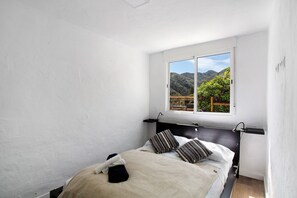 4 dormitorios, tabla de planchar con plancha, wifi gratis y ropa de cama
