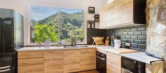 Ferienhaus 'Casa Cueva' mit Bergblick, privatem Pool und WLAN