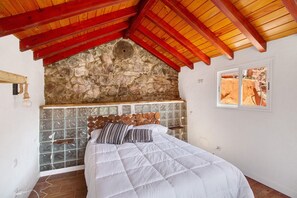 4 habitaciones, tabla de planchar con plancha y wifi gratis 