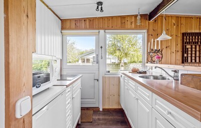 Gorgeous home in Sydals with WiFi