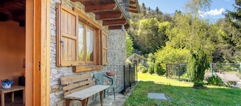 Holiday Home 'Lake and Mountain Holiday' with Mountain View, Private Garden and Wi-Fi