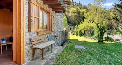 Ferienhaus 'Piantina' mit Bergblick, privatem Garten und WLAN