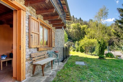 Holiday Home 'Piantina' with Mountain View, Private Garden & Wi-Fi