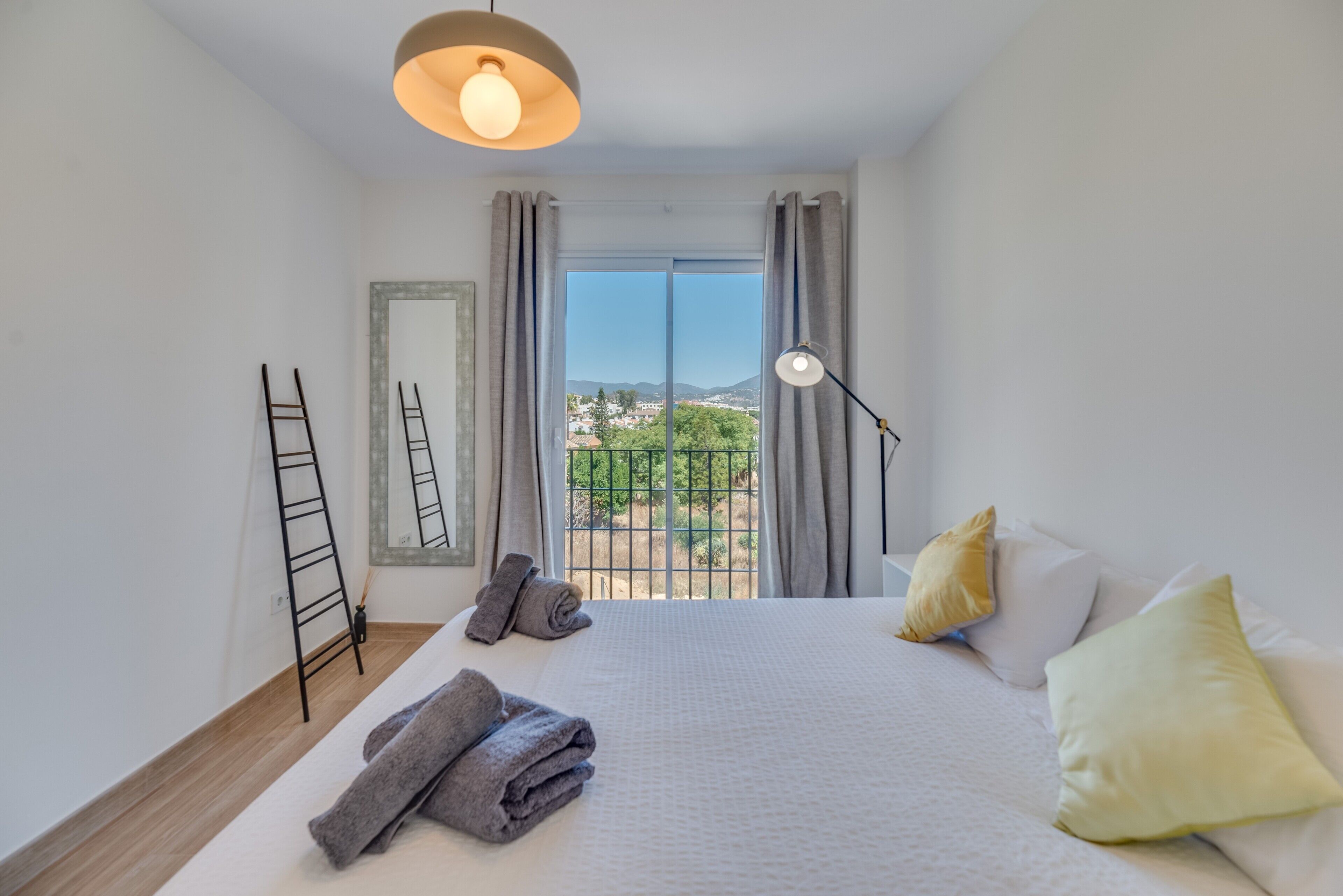 2 habitaciones, tabla de planchar con plancha y wifi gratis 