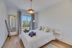 2 bedrooms, iron/ironing board, free WiFi, bed sheets - Apartment 'Marbella Beach San Pedro' with Mountain View, Wi-Fi and Air Conditioning (Marbella)