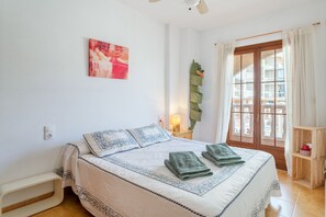 3 chambres, fer et planche à repasser, accès au Wi-Fi (inclus)