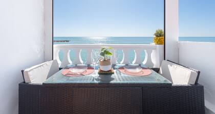 Apartment 'casAcamer Sur' with Sea Views, Private Terrace, and Shared Garden