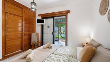 1 slaapkamer, een strijkplank/strijkijzer, gratis wifi, beddengoed