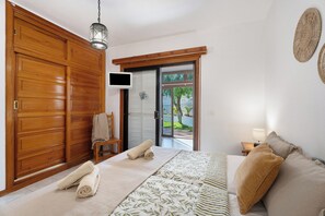 1 bedroom, iron/ironing board, free WiFi, bed sheets - Vacation Home 'Casa Relax Marine' with Shared Pool, Wi-Fi and Air Conditioning (Costa del Silencio Arona)