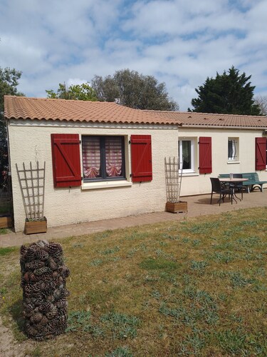Chambre Sous Les Mimosas 2kms Plage' avec terrasse privée, jardin partagé et Wi-Fi