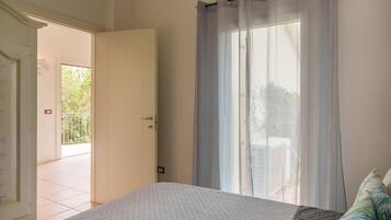 2 bedrooms, bed sheets