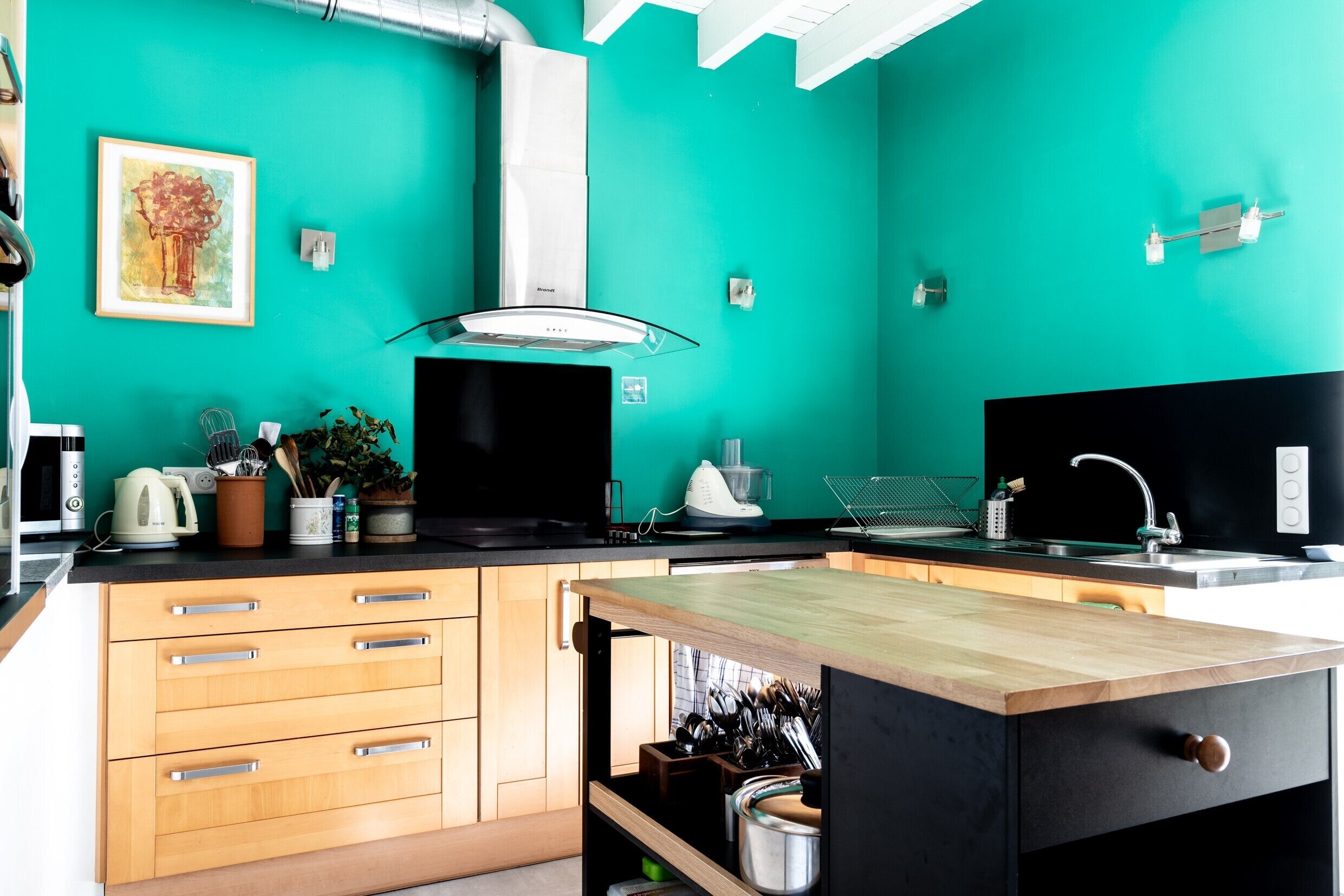 Kühlschrank, Mikrowelle, Ofen, Herdplatte