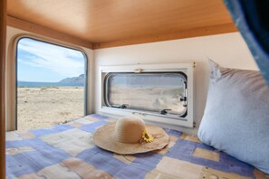 1 bedroom, bed sheets - LanzaFuerteventura Camper (Lajares)