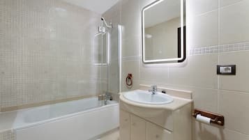 Bruser, hårtørrer, håndklæder