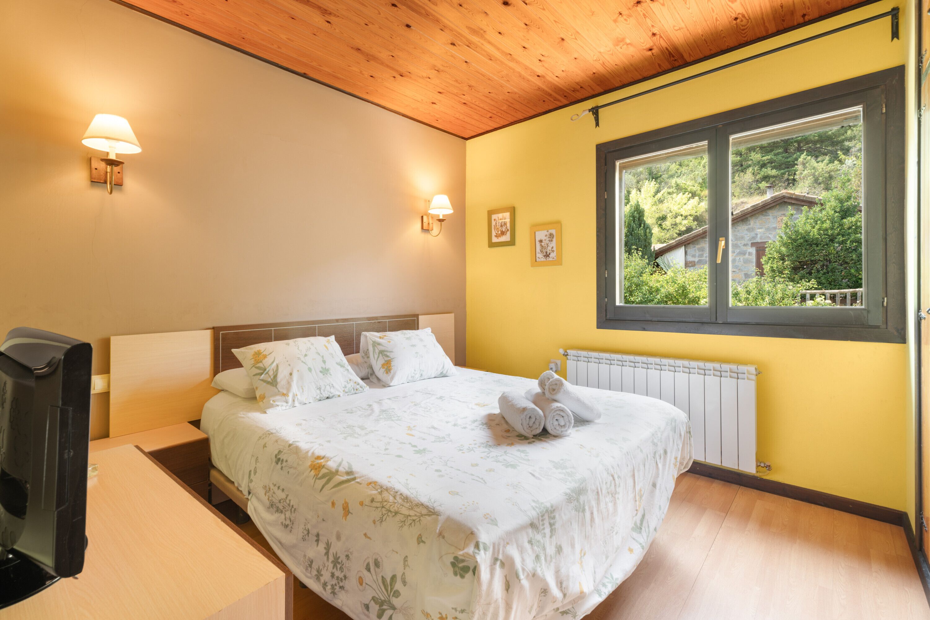 3 habitaciones, tabla de planchar con plancha y wifi gratis 