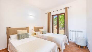 2 bedrooms, free WiFi, bed sheets