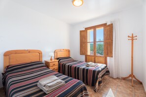 3 bedrooms, WiFi, bed sheets