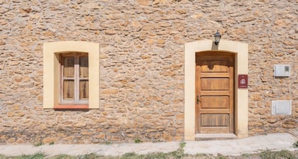 Apartment 'Antiga Escola De Molinell' with Mountain View, Private Terrace and Private Garden