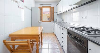 Apartment 'Antiga Escola De Molinell' with Mountain View, Private Terrace and Private Garden