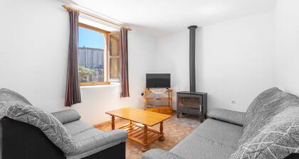 Apartment 'Antiga Escola De Molinell' with Mountain View, Private Terrace and Private Garden