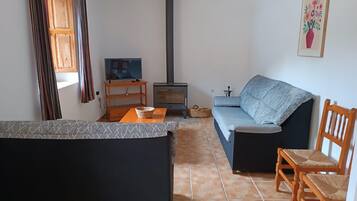 Televisio, takka, DVD-soitin