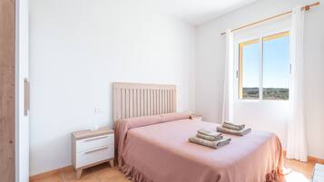 4 chambres, fer et planche Ă repasser, Wi-Fi, draps fournis