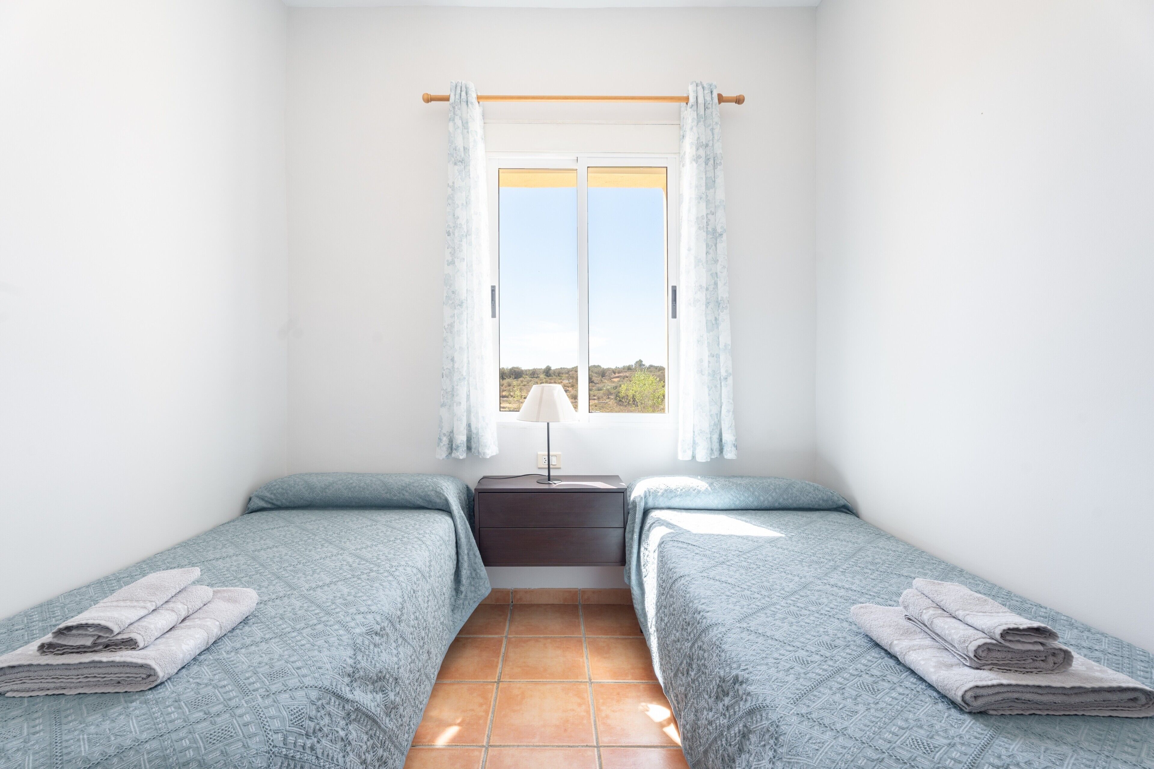 4 makuuhuonetta, silitysrauta/-lauta, Wi-Fi, vuodevaatteet