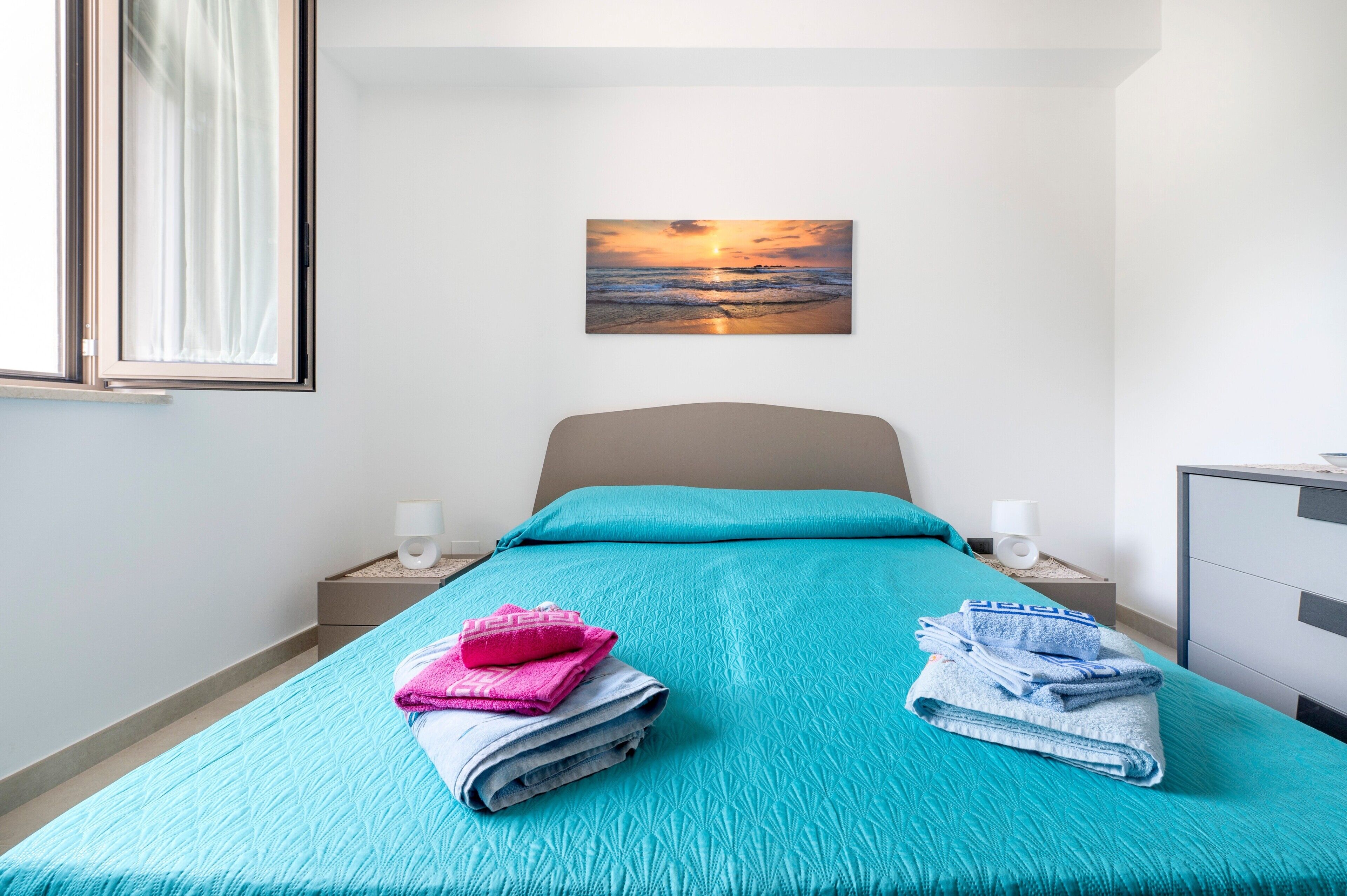 2 bedrooms, bed sheets