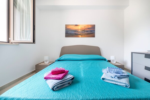 2 bedrooms, bed sheets