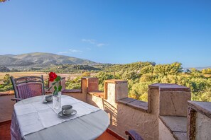 تناول الطعام بالخارج