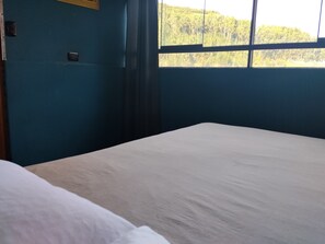 3 quartos, Wi-Fi de cortesia, roupa de cama