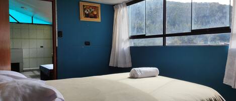 3 bedrooms, free WiFi, bed sheets