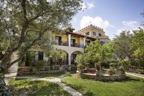 Exterior - Studio Apartment 'Castellos Bellos 3' with Shared Garden, Wi-Fi and Air Conditioning (Zakynthos)