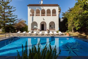 Pool - Villa 'Un Lugar Especial' with Private Pool, Private Terrace and Wi-Fi (Cabrils)