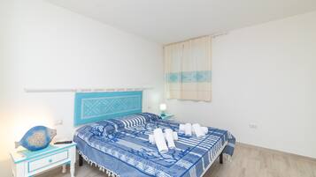 1 chambre, fer et planche à repasser, Wi-Fi gratuit, draps fournis