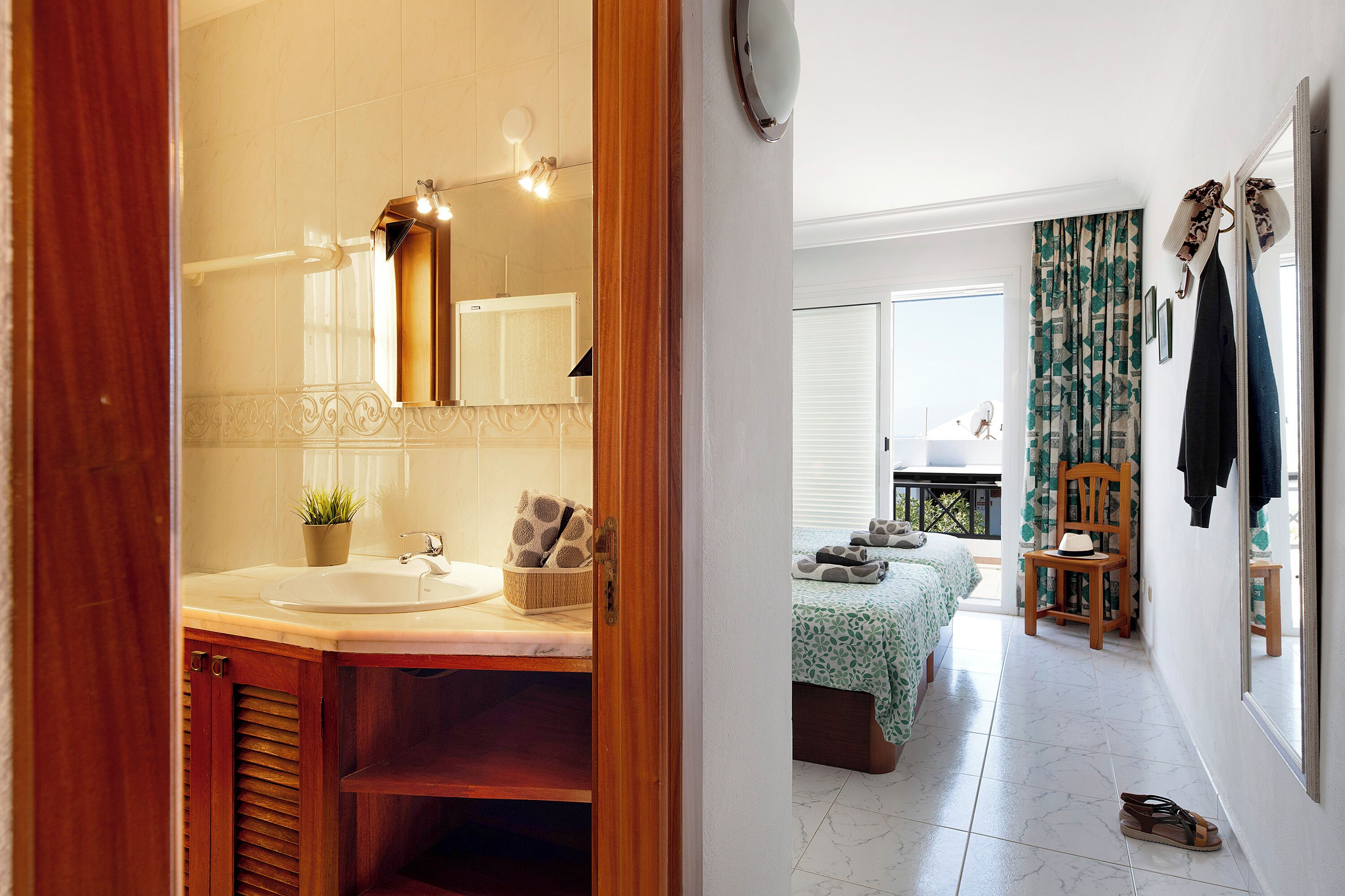 2 chambres, fer et planche à repasser, Wi-Fi gratuit, draps fournis